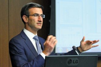peter orszag toupee